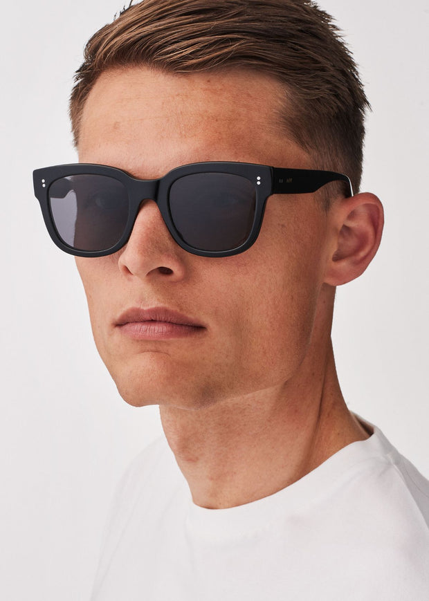 LIV Sunglasses Black Green